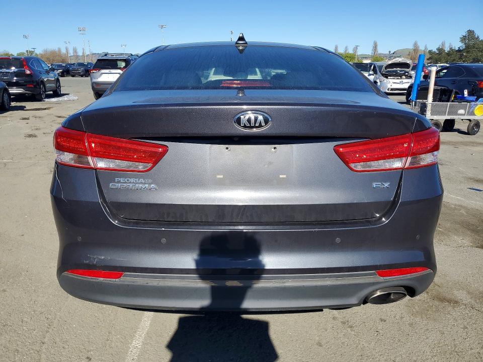 45880696 :رقم المزاد ، 5XXGU4L38JG218848 vin ، 2018 Kia Optima مزاد بيع