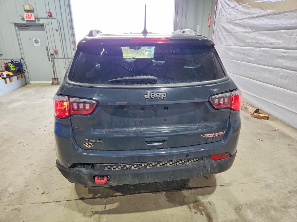 Продаж на аукціоні авто 2018 Jeep Compass, vin: 3C4NJDDB8JT282799, номер лоту: 41887716