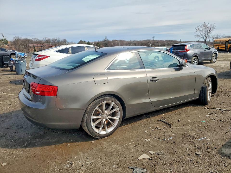 2014 Audi A5 მანქანა იყიდება აუქციონზე, vin: WAUCFAFR0EA009027, აუქციონის ნომერი: 45849556