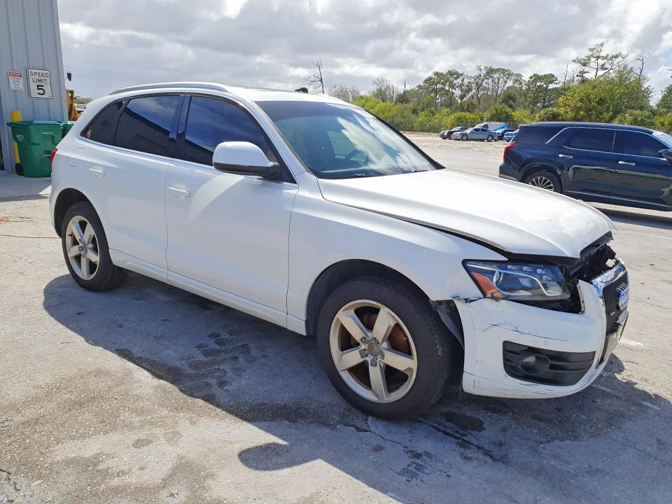 2010 Audi Q5 მანქანა იყიდება აუქციონზე, vin: WA1VKAFP6AA106212, აუქციონის ნომერი: 79653835