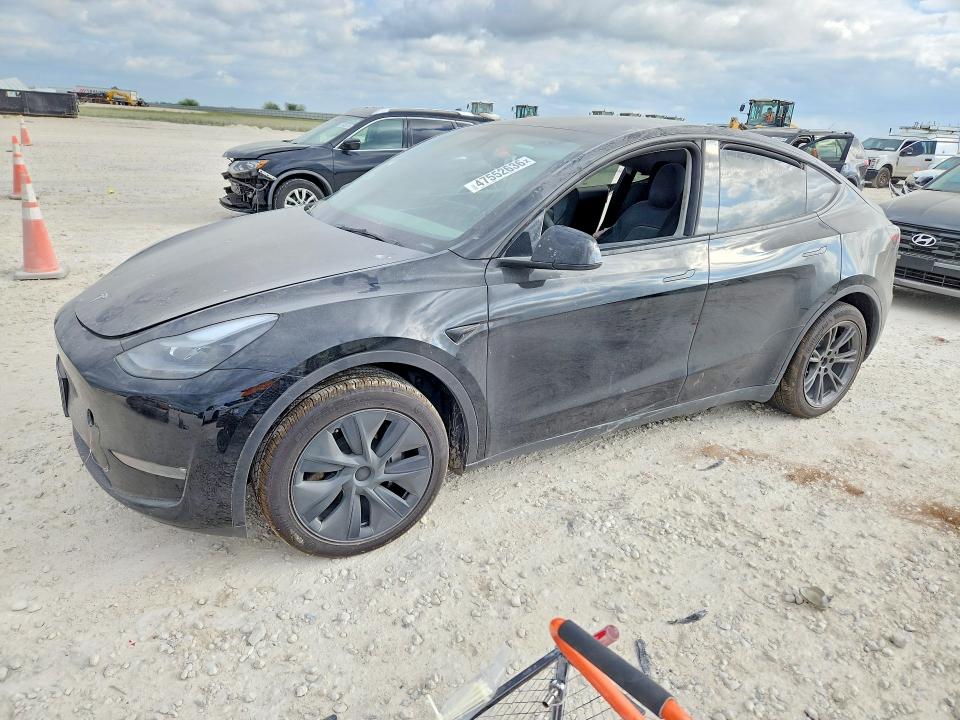 Продаж на аукціоні авто 2024 Tesla Model Y, vin: 7SAYGAEE8RF116654, номер лоту: 47552636
