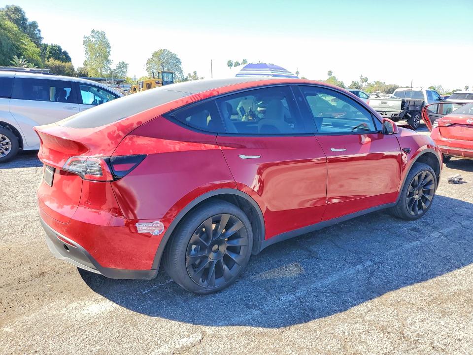 46674996 :رقم المزاد ، 7SAYGDEE7PF957928 vin ، 2023 Tesla Model Y مزاد بيع