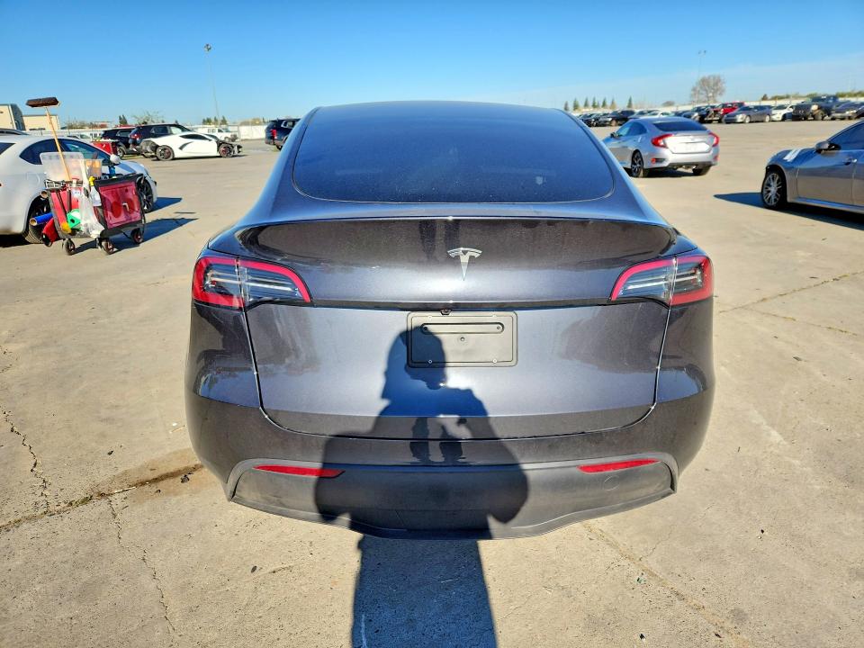 45640006 :رقم المزاد ، 7SAYGDED6SF251047 vin ، 2025 Tesla Model Y مزاد بيع