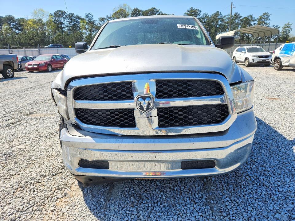 46942186 :رقم المزاد ، 1C6RR6GG8HS695340 vin ، 2017 Ram 1500 مزاد بيع