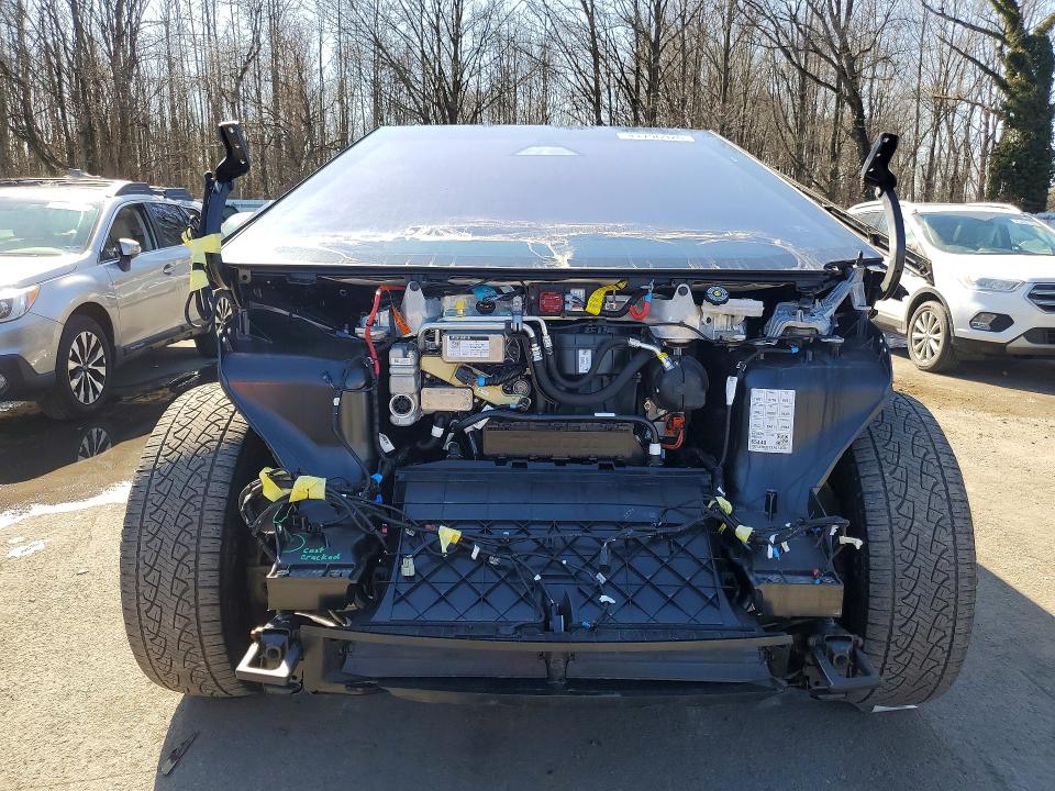 41796926 :رقم المزاد ، 7G2CEHED7SA074507 vin ، 2025 Tesla Cybertruck مزاد بيع