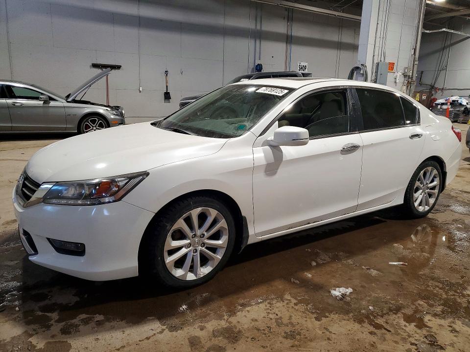 78769125 :رقم المزاد ، 1HGCR2F97FA801369 vin ، 2015 Honda Accord مزاد بيع