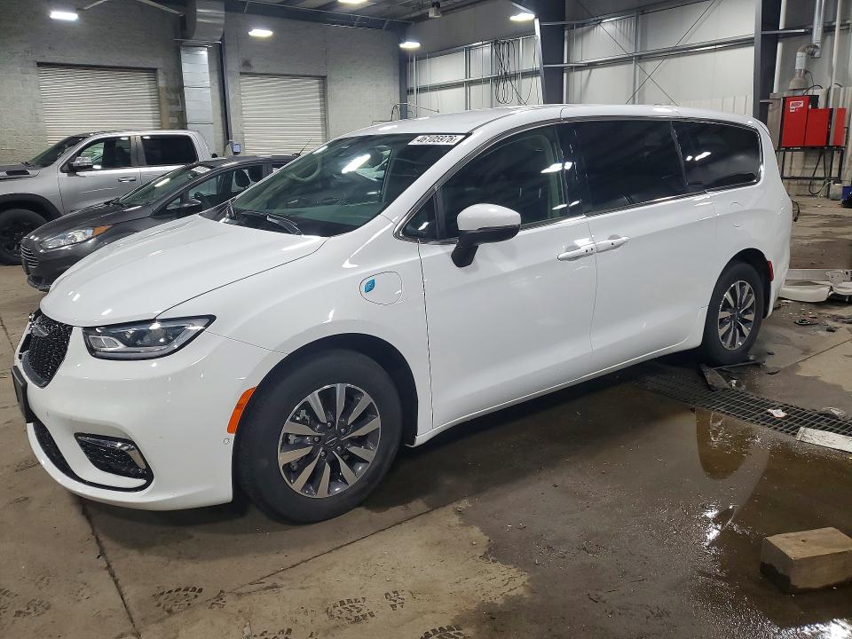 46105976 :رقم المزاد ، 2C4RC1L73PR542805 vin ، 2023 Chrysler Pacifica مزاد بيع