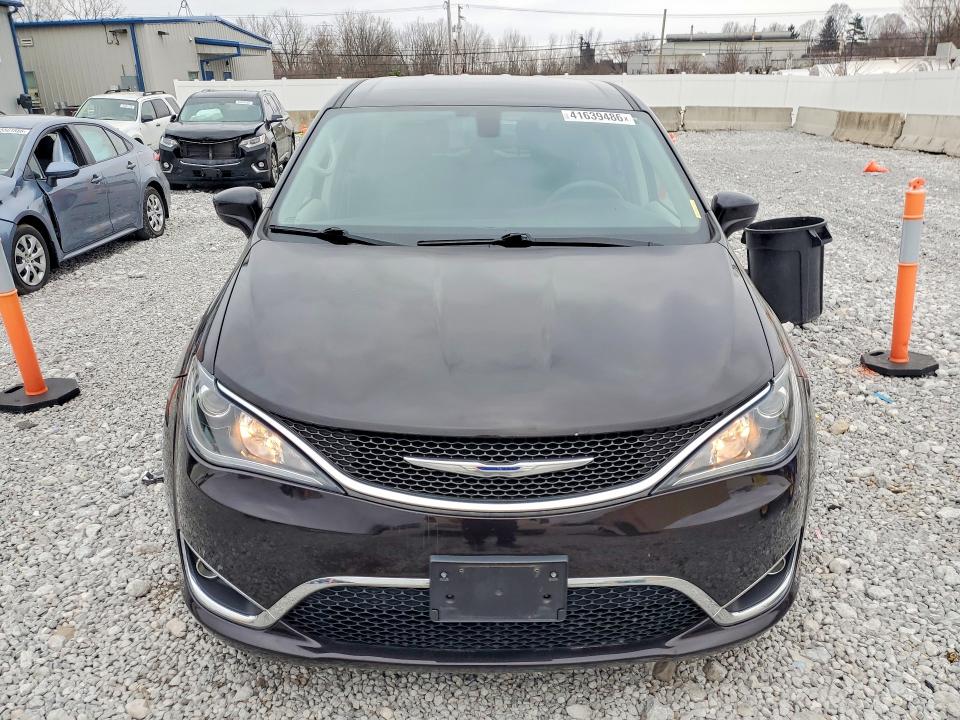 41639486 :رقم المزاد ، 2C4RC1FG0JR172318 vin ، 2018 Chrysler Pacifica مزاد بيع