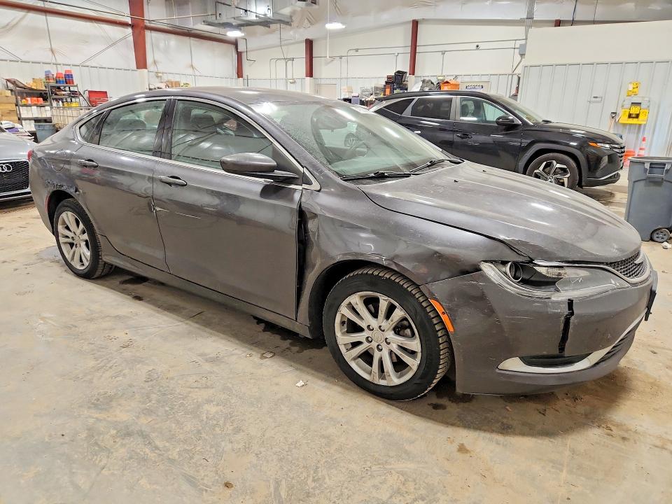 47520006 :رقم المزاد ، 1C3CCCAB9FN610226 vin ، 2015 Chrysler 200 مزاد بيع