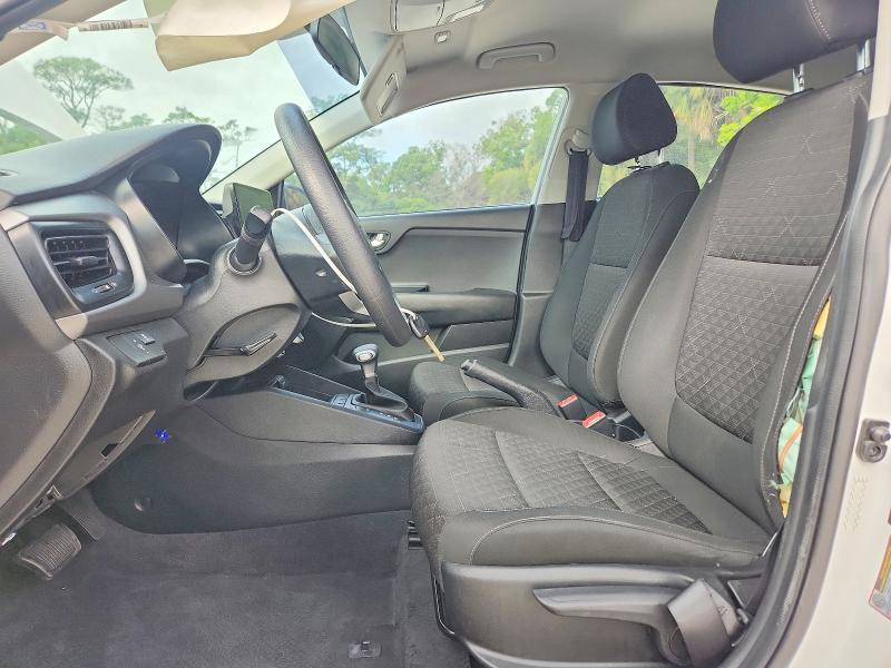 48168636 :رقم المزاد ، 3KPA24AD6NE492250 vin ، 2022 Kia Rio مزاد بيع