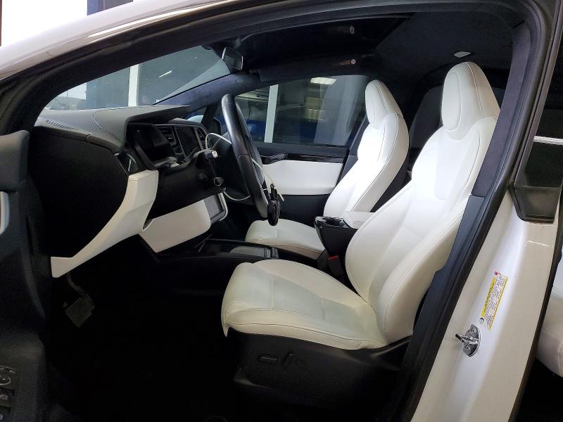 48145276 :رقم المزاد ، 5YJXCDE28MF324005 vin ، 2021 Tesla Model X مزاد بيع