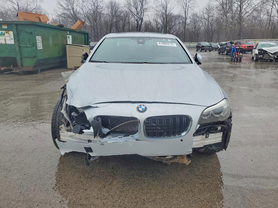 41694216 :رقم المزاد ، WBAKP9C51FD693790 vin ، 2015 Bmw 550 مزاد بيع