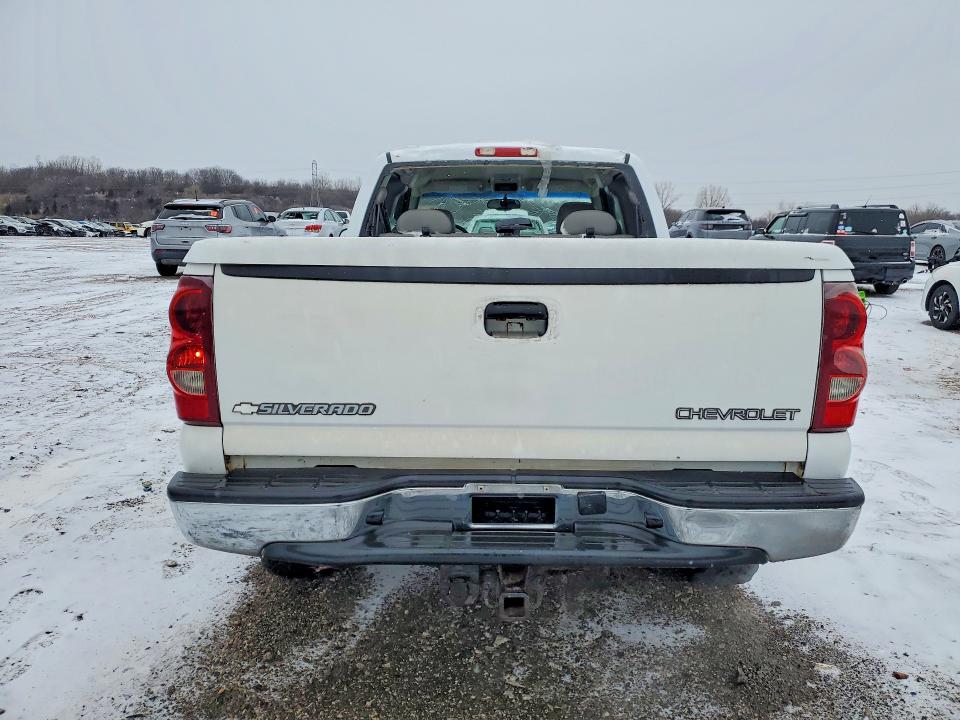 45997576 :رقم المزاد ، 1GCGK29U23Z318535 vin ، 2003 Chevrolet Silverado مزاد بيع