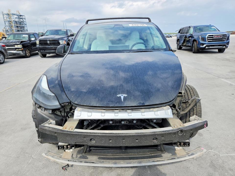 2023 Tesla Model Y მანქანა იყიდება აუქციონზე, vin: 7SAYGAEE6PF692949, აუქციონის ნომერი: 47237786