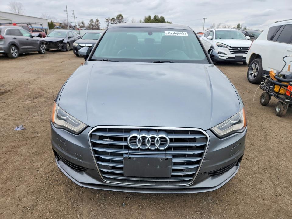 46646446 :رقم المزاد ، WAUBFGFF4F1112098 vin ، 2015 Audi A3 مزاد بيع