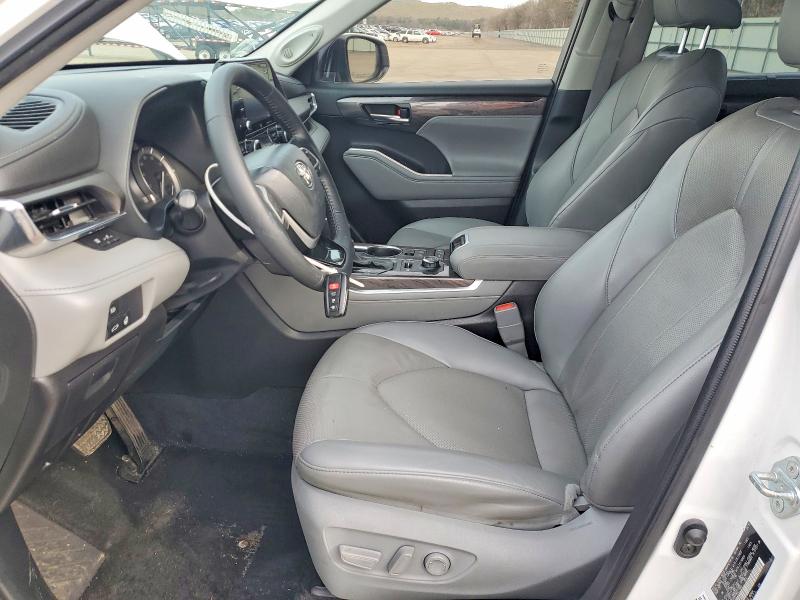 Продажа на аукционе авто 2022 Toyota Highlander, vin: 5TDDZRBH4NS211964, номер лота: 47402356