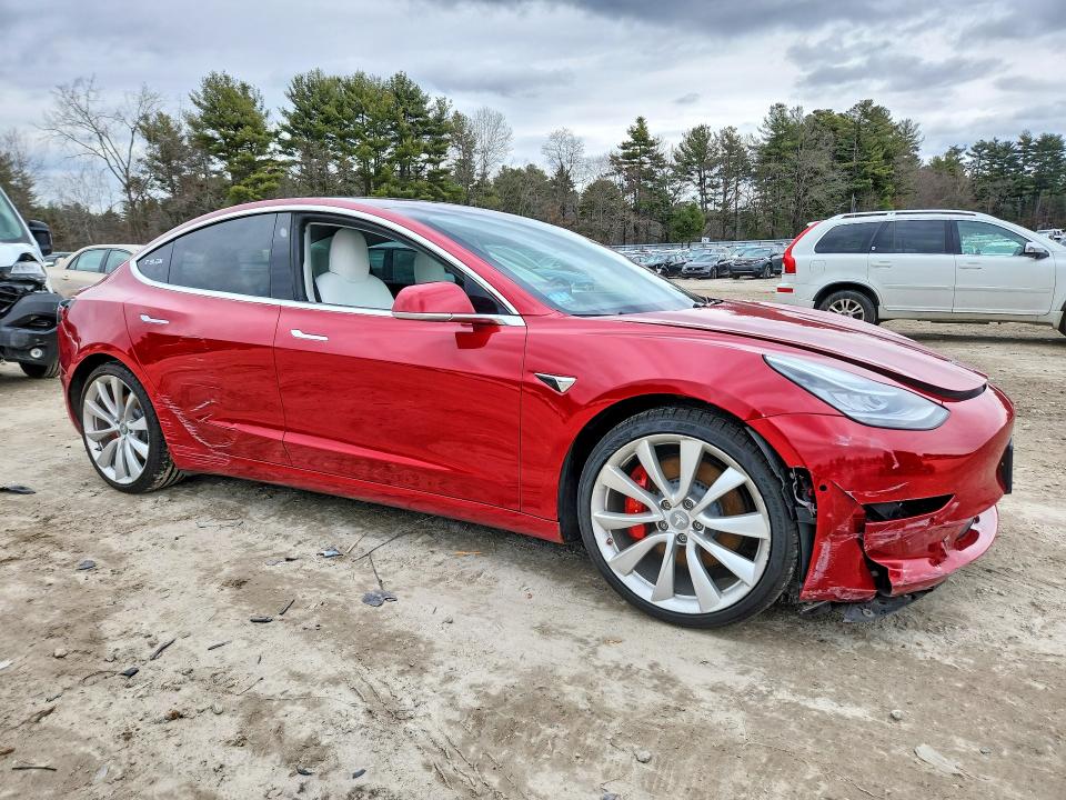 46298676 :رقم المزاد ، 5YJ3E1EB9JF074745 vin ، 2018 Tesla Model 3 مزاد بيع