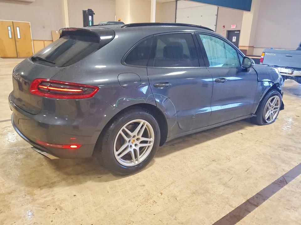 77649275 :رقم المزاد ، WP1AA2A54JLB16789 vin ، 2018 Porsche Macan مزاد بيع