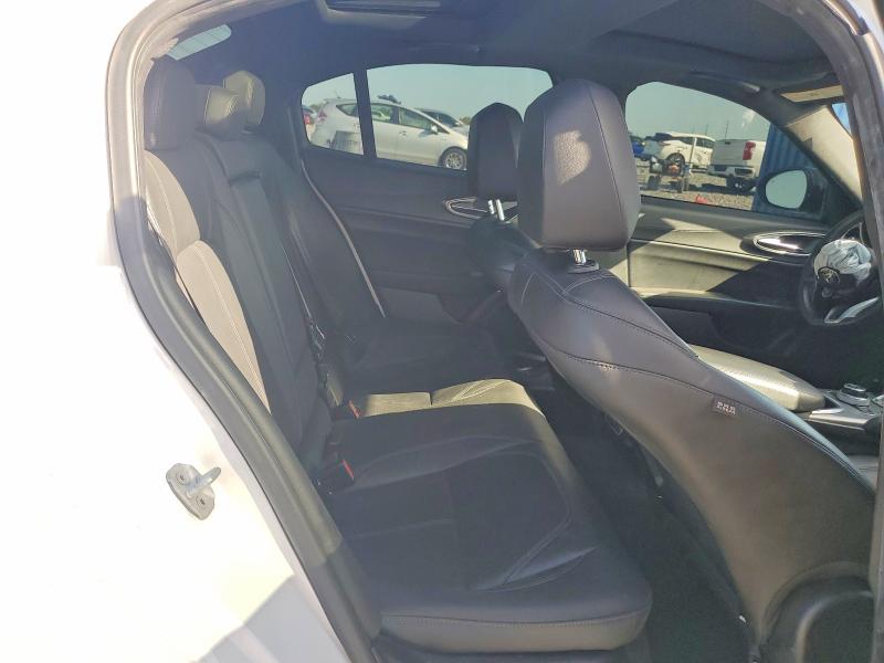 42044796 :رقم المزاد ، ZARFAMBN4R7679997 vin ، 2024 Alfa Romeo Giulia مزاد بيع