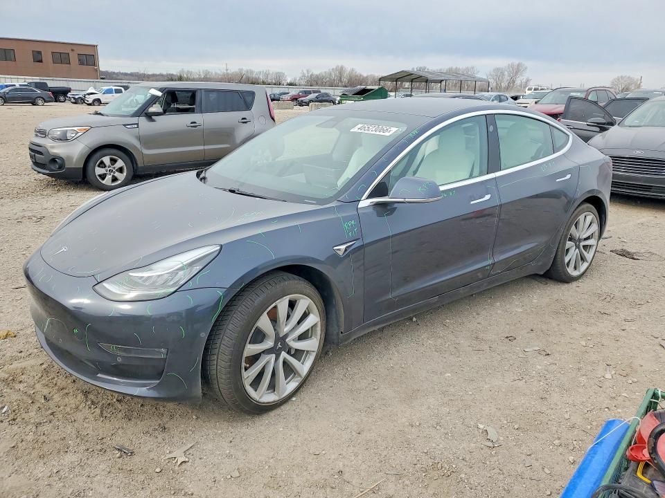 46523066 :رقم المزاد ، 5YJ3E1EB7KF391683 vin ، 2019 Tesla Model 3 مزاد بيع