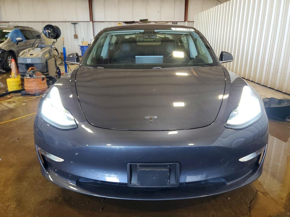 46888866 :رقم المزاد ، 5YJ3E1EA4JF039716 vin ، 2018 Tesla Model 3 مزاد بيع