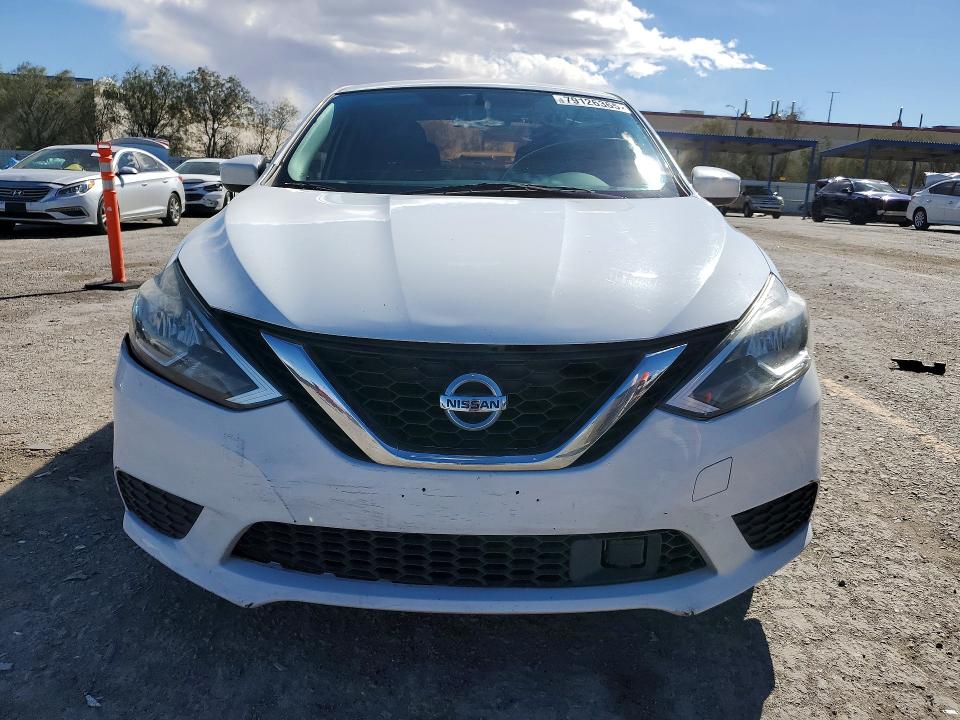 Продаж на аукціоні авто 2018 Nissan Sentra, vin: 3N1AB7AP0JY256572, номер лоту: 79126365