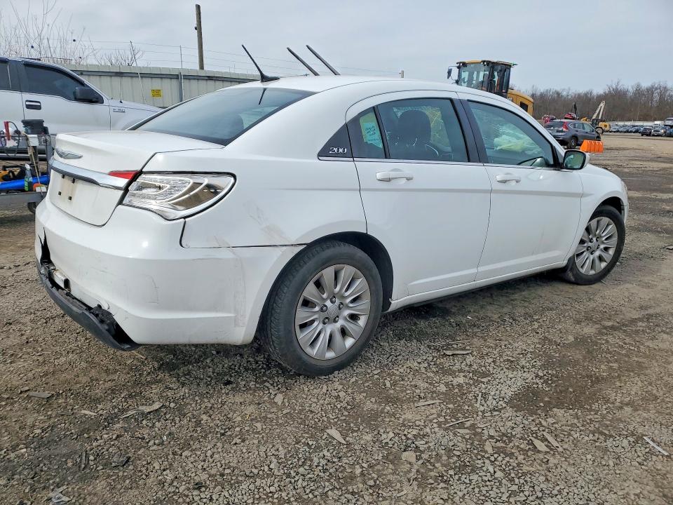 79444145 :رقم المزاد ، 1C3CCBAG7DN722400 vin ، 2013 Chrysler 200 مزاد بيع