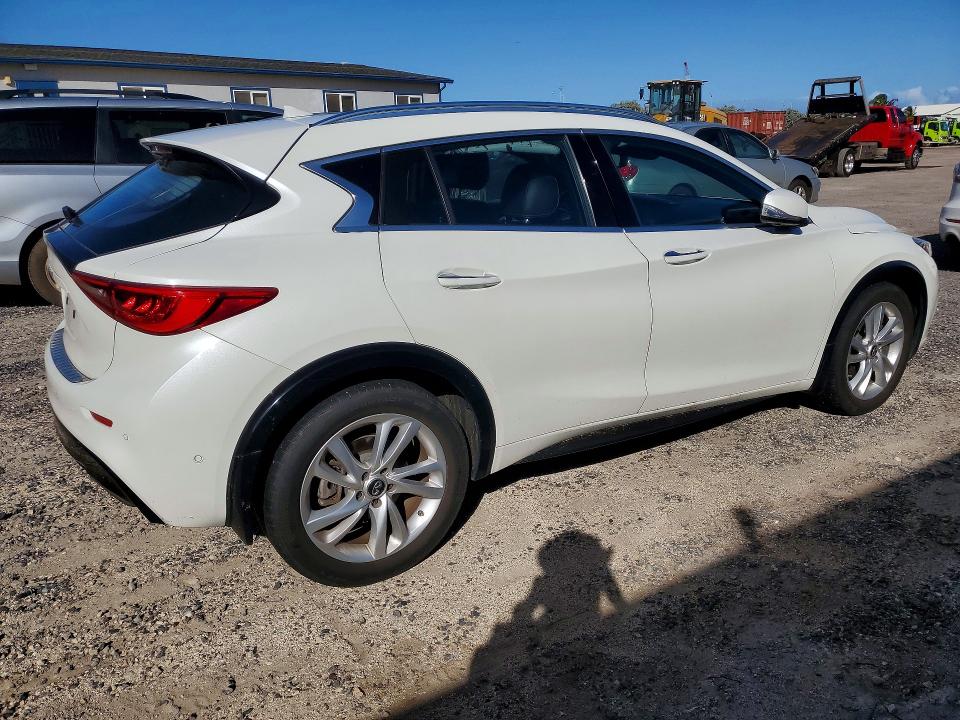 48263226 :رقم المزاد ، SJKCH5CP3JA001972 vin ، 2018 Infiniti Qx30 مزاد بيع
