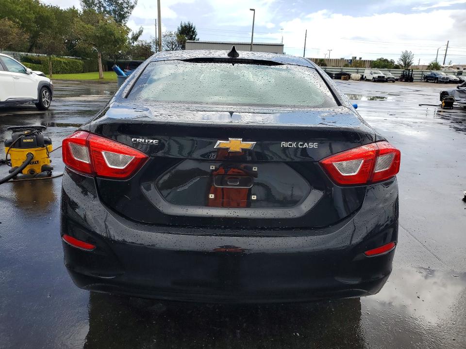 2018 Chevrolet Cruze მანქანა იყიდება აუქციონზე, vin: 1G1BC5SM8J7247135, აუქციონის ნომერი: 46829596