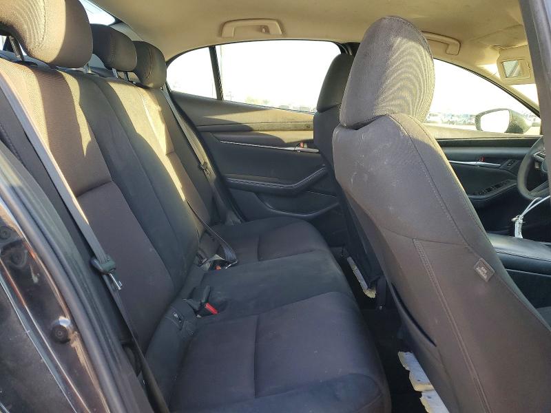 46874856 :رقم المزاد ، 3MZBPAA70NM301777 vin ، 2022 Mazda 3 مزاد بيع