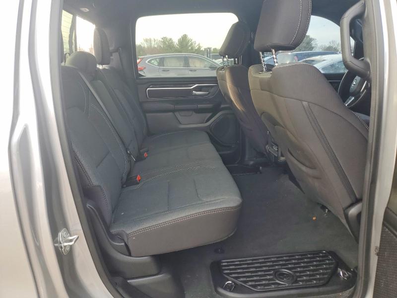 Продажа на аукционе авто 2024 Ram 1500, vin: 1C6SRFFT8RN211120, номер лота: 45915296