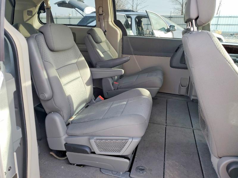 79655595 :رقم المزاد ، 2A4RR5D10AR450682 vin ، 2010 Chrysler Town & Country مزاد بيع