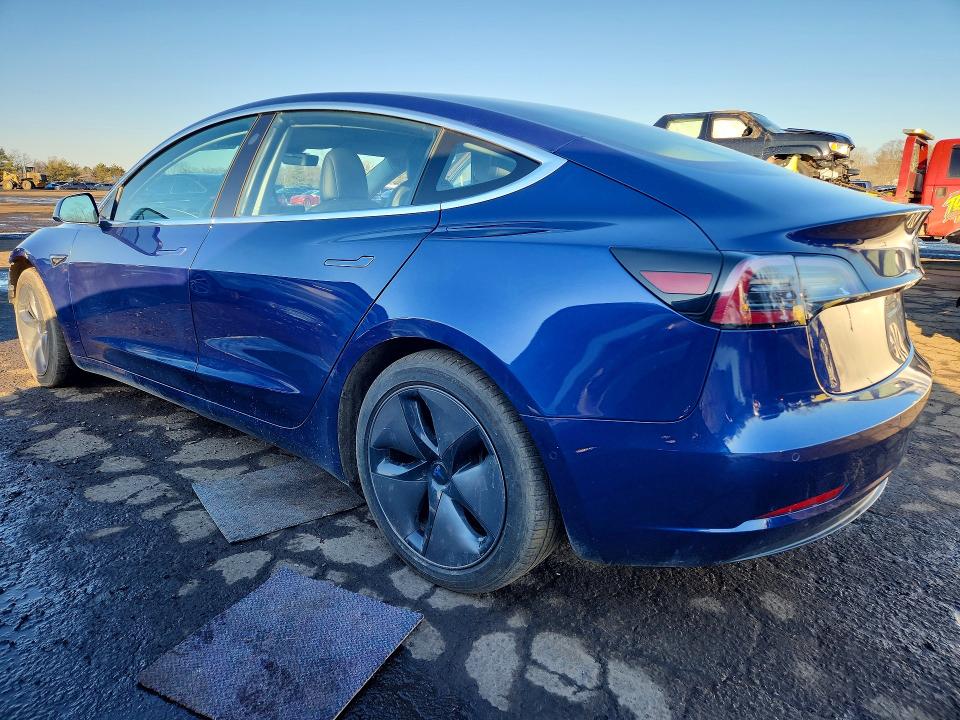 78229445 :رقم المزاد ، 5YJ3E1EB9JF120137 vin ، 2018 Tesla Model 3 مزاد بيع