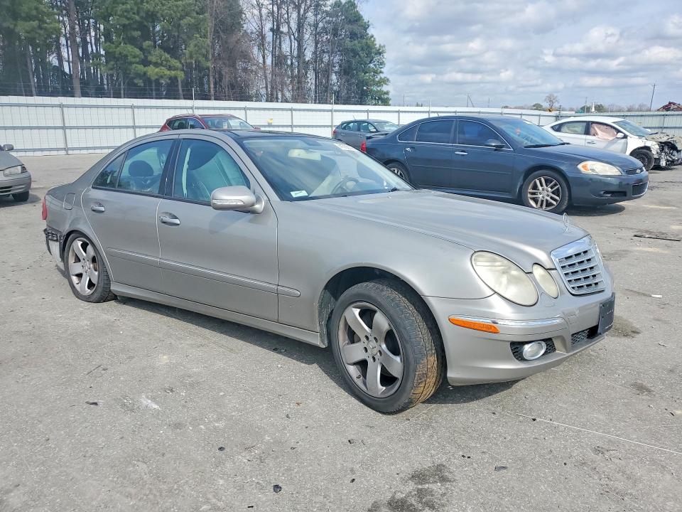 2007 Mercedes-benz E მანქანა იყიდება აუქციონზე, vin: WDBUF72X07A984305, აუქციონის ნომერი: 41755116