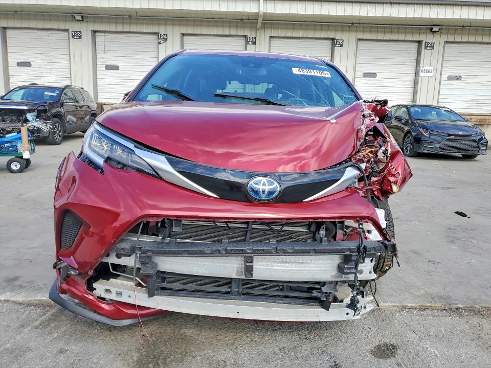 Продажа на аукционе авто 2022 Toyota Sienna, vin: 5TDXSKFC2NS062848, номер лота: 48301106