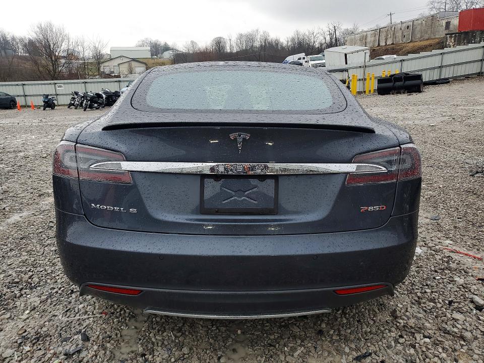 79807595 :رقم المزاد ، 5YJSA1H27FFP79165 vin ، 2015 Tesla Model S مزاد بيع
