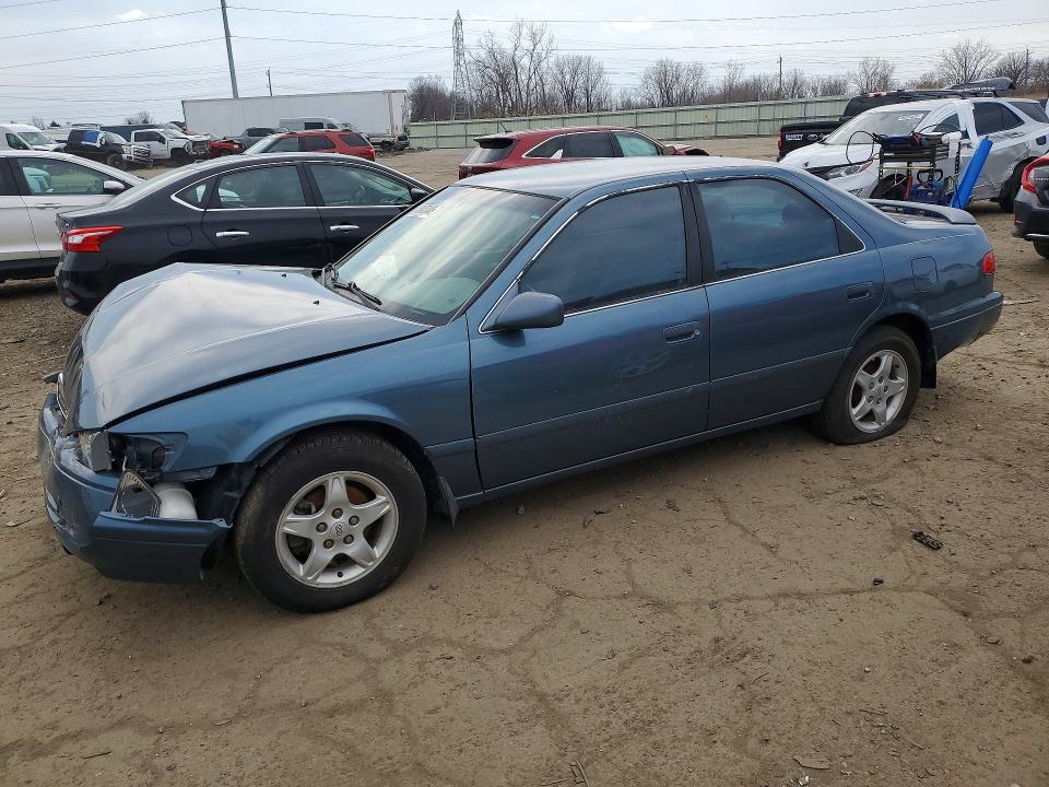 48173446 :رقم المزاد ، 4T1BG22K71U861096 vin ، 2001 Toyt Camry مزاد بيع