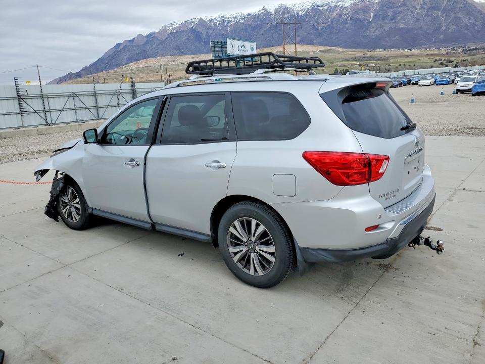 46390916 :رقم المزاد ، 5N1DR2MM0HC642756 vin ، 2017 Nissan Pathfinder مزاد بيع