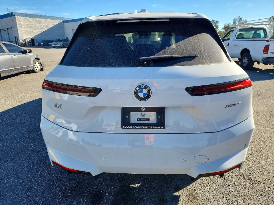 46040556 :رقم المزاد ، WB543CF04TCV02588 vin ، 2026 Bmw Ix مزاد بيع