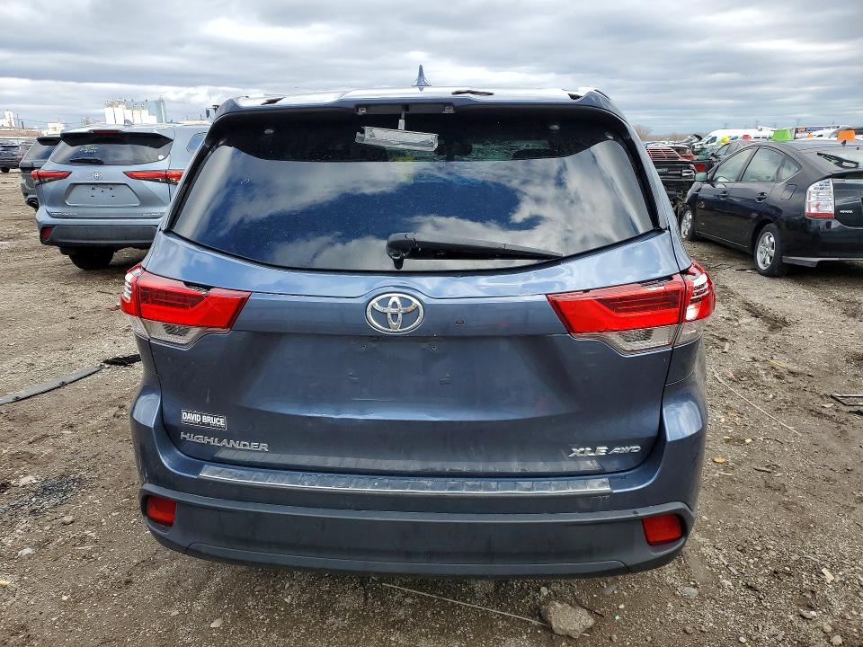 Aukcja sprzedaży 2018 Toyota Highlander, vin: 5TDJZRFH8JS812589, numer aukcji: 45930566