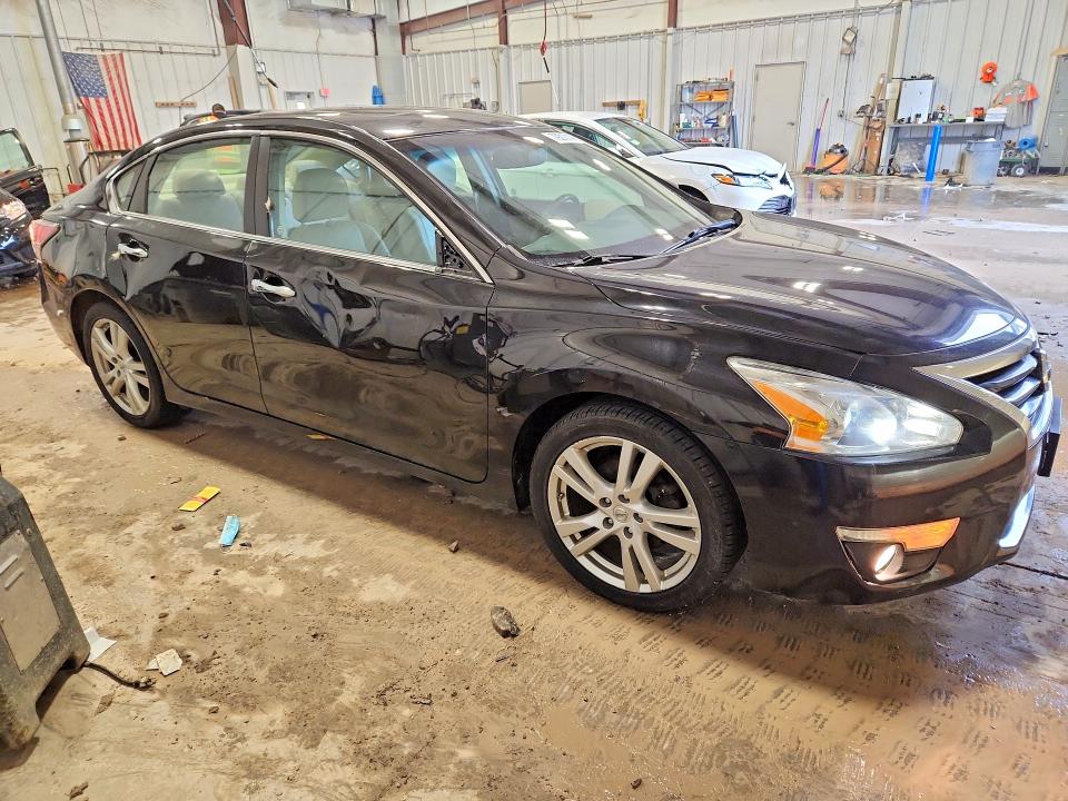 Продажа на аукционе авто 2015 Nissan Altima, vin: 1N4BL3AP6FC473184, номер лота: 79213145