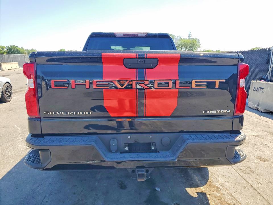 47906026 :رقم المزاد ، 1GCRWBEK3MZ337212 vin ، 2021 Chevrolet Silver1500 مزاد بيع