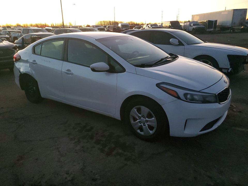 Продажа на аукционе авто 2018 Kia Forte, vin: 3KPFL4A71JE235598, номер лота: 41932526