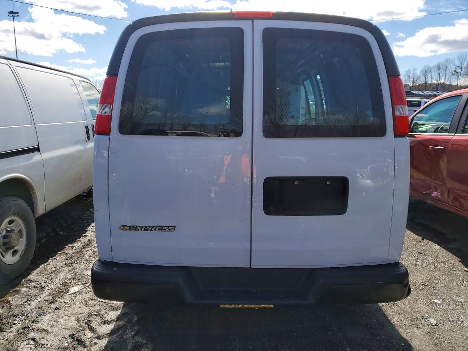 2024 Chev Express G2500 მანქანა იყიდება აუქციონზე, vin: 1GCWGAFPXR1217207, აუქციონის ნომერი: 53668536