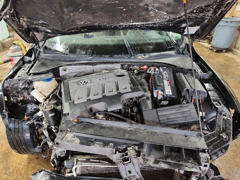 47582126 :رقم المزاد ، 1VWBN7A36CC086068 vin ، 2012 Volkswagen Passat مزاد بيع