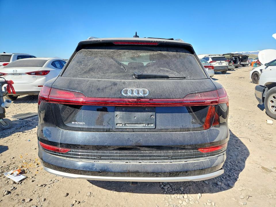 Продажа на аукционе авто 2019 Audi E-tron, vin: WA1VABGEXKB024324, номер лота: 46396736