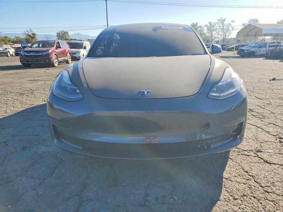 2021 Tesla Model 3 მანქანა იყიდება აუქციონზე, vin: 5YJ3E1EA0MF998163, აუქციონის ნომერი: 41828176