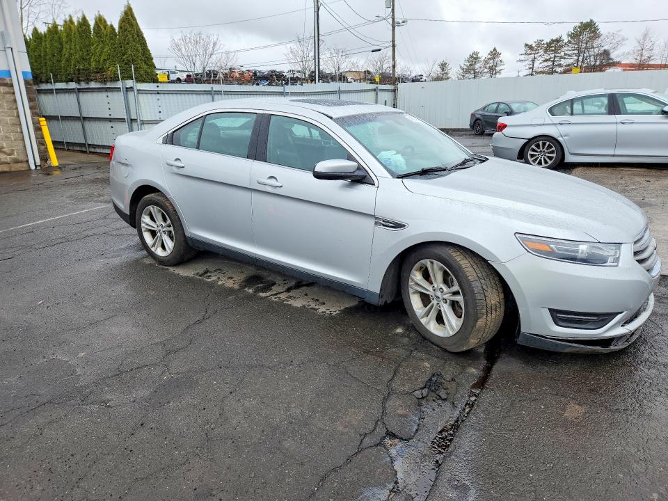 2015 Ford Taurus მანქანა იყიდება აუქციონზე, vin: 1FAHP2E84FG182297, აუქციონის ნომერი: 46567396