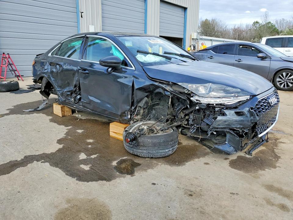 2024 Audi A3 მანქანა იყიდება აუქციონზე, vin: WAUBUDGYXRA049663, აუქციონის ნომერი: 79932425