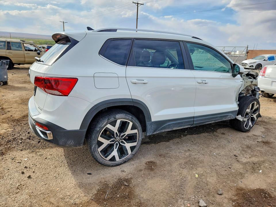 Продажа на аукционе авто 2022 Volkswagen Taos, vin: 3VVJX7B21NM083080, номер лота: 47226576